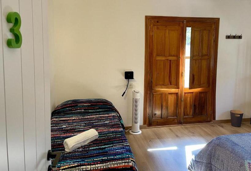 تختخواب و صبحانه Rural Hostel Dos Lucas