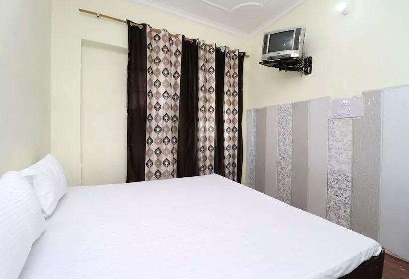 ホテル Spot On 41126 Shri Krishankripa Guest House