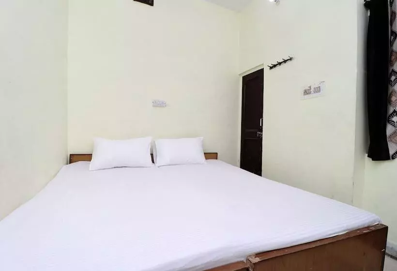 ホテル Spot On 41126 Shri Krishankripa Guest House