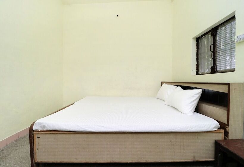 ホテル Spot On 41126 Shri Krishankripa Guest House