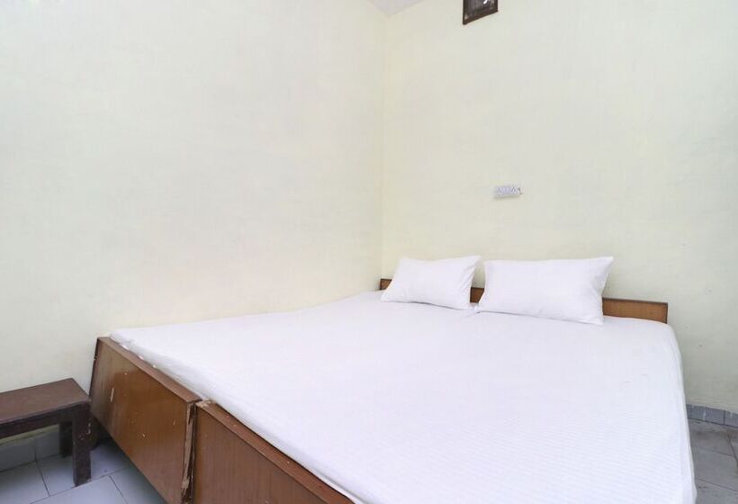 ホテル Spot On 41126 Shri Krishankripa Guest House