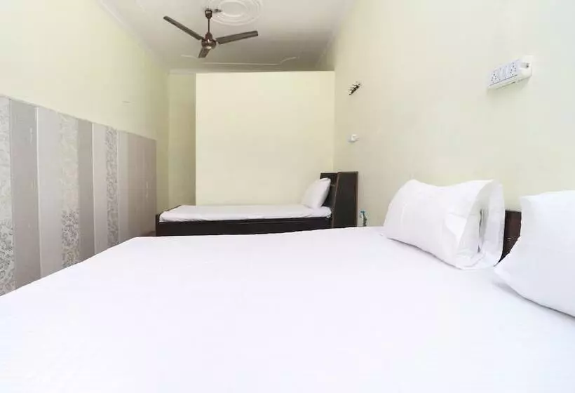 ホテル Spot On 41126 Shri Krishankripa Guest House