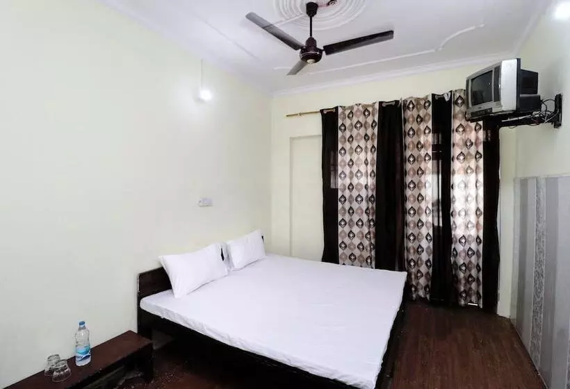 ホテル Spot On 41126 Shri Krishankripa Guest House