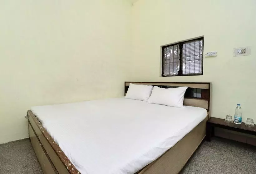 ホテル Spot On 41126 Shri Krishankripa Guest House