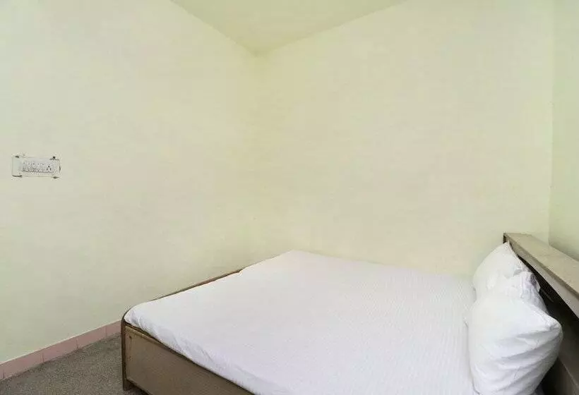 ホテル Spot On 41126 Shri Krishankripa Guest House