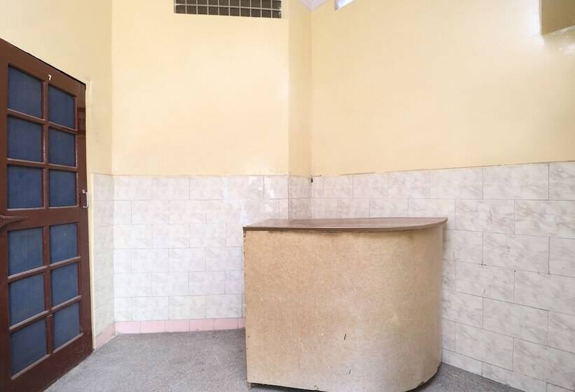 ホテル Spot On 41126 Shri Krishankripa Guest House