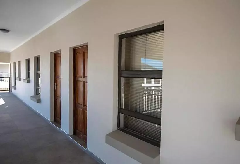 ペンション Zimbali Heights  Krokodil Avenue