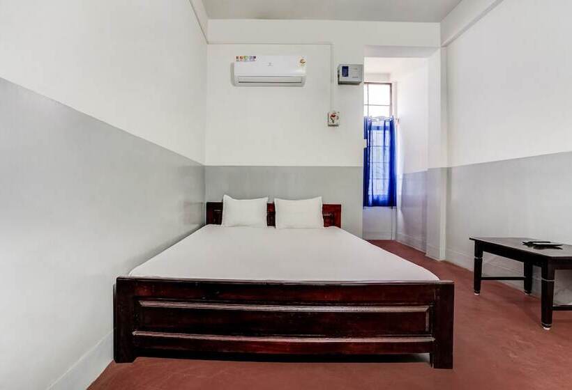 Spot On 38199 Hotel Orient