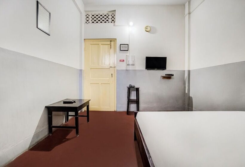 Spot On 38199 Hotel Orient