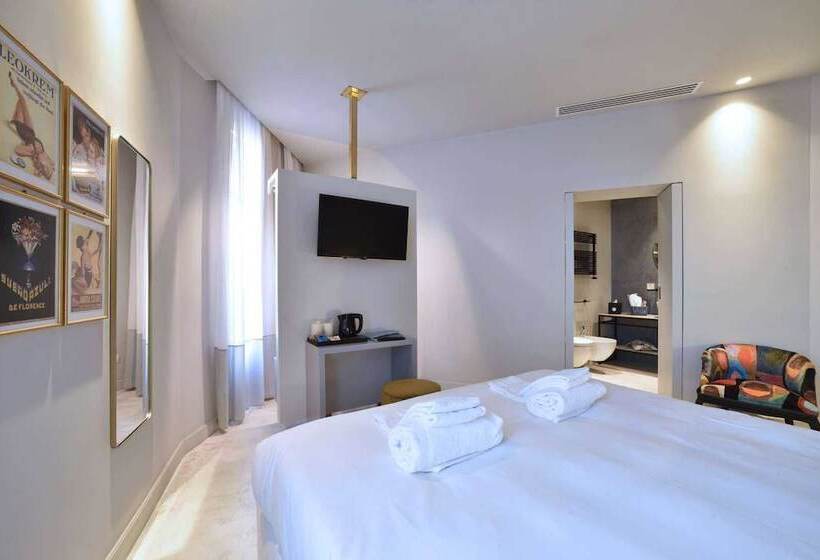 Boutique Hotel De La Ville