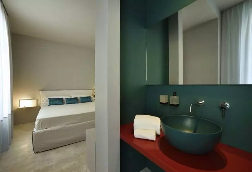 Boutique Hotel De La Ville