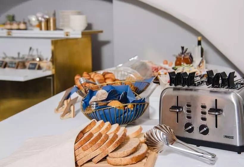 Boutique Hotel De La Ville