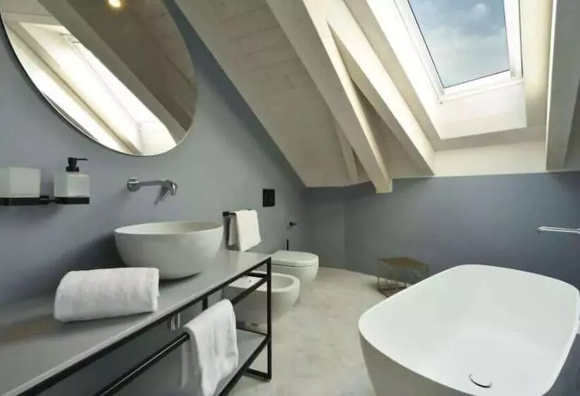 Boutique Hotel De La Ville