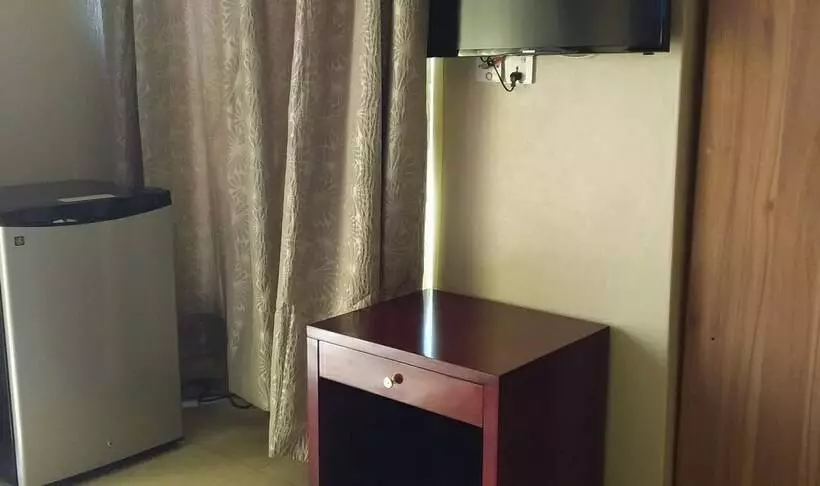 هتل Rafiki  Hoima