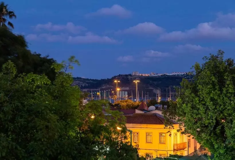 پانسیون Geronimo Guest House Belem
