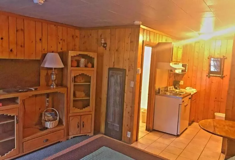 Caboose Motel & Gift Shop