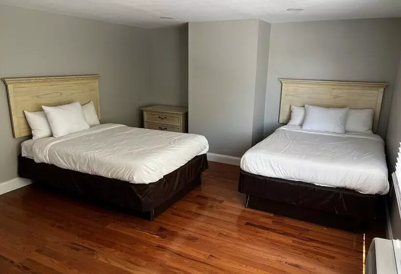 Captains Quarters Motel & Conference Center