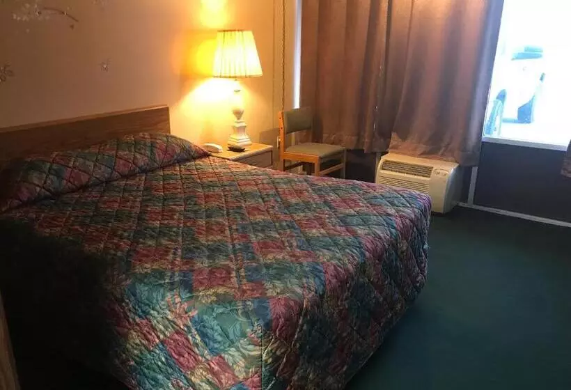 هتل Budget Host Village Inn