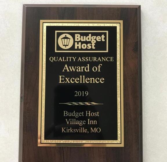 酒店 Budget Host Village Inn