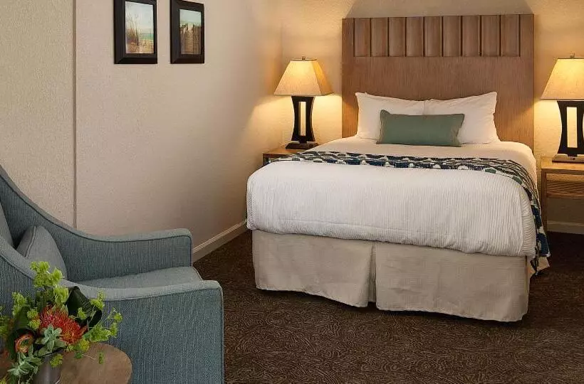 Отель Cambria Landing Inn And Suites