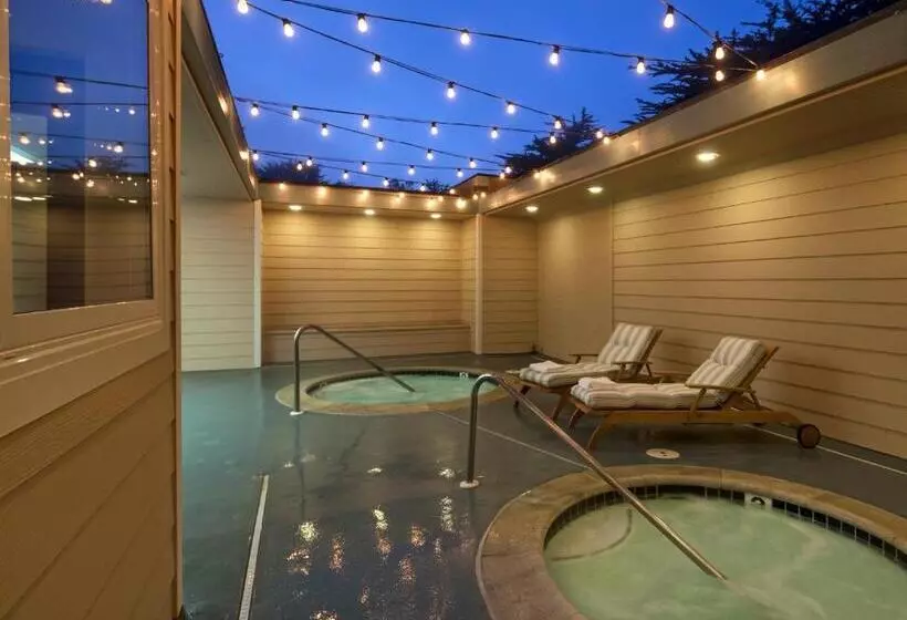 Отель Cambria Landing Inn And Suites