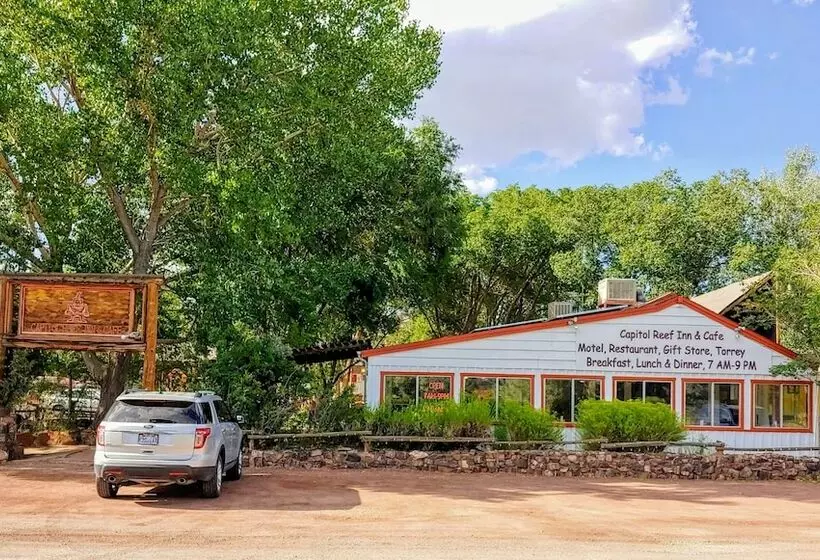 Отель Capitol Reef Inn & Cafe