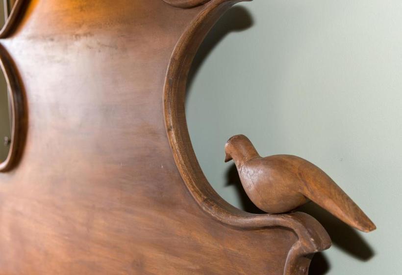 فندق Captain Freeman Inn