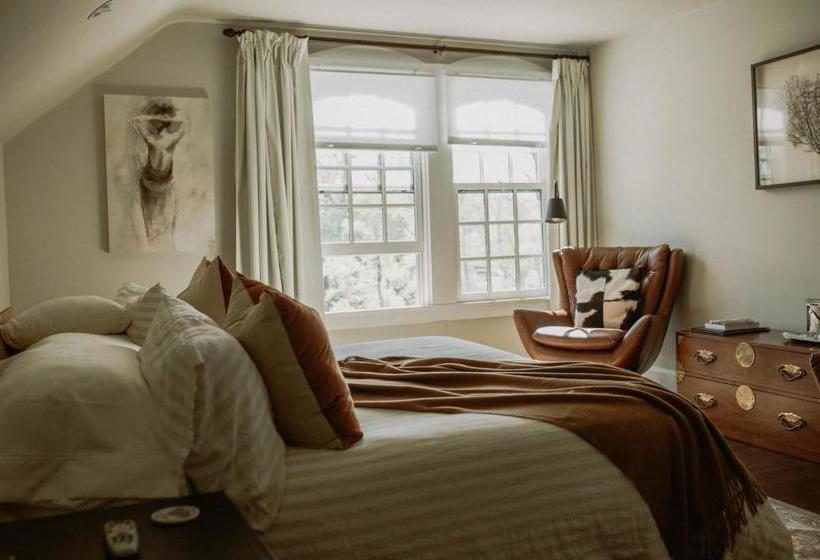 فندق Captain Freeman Inn