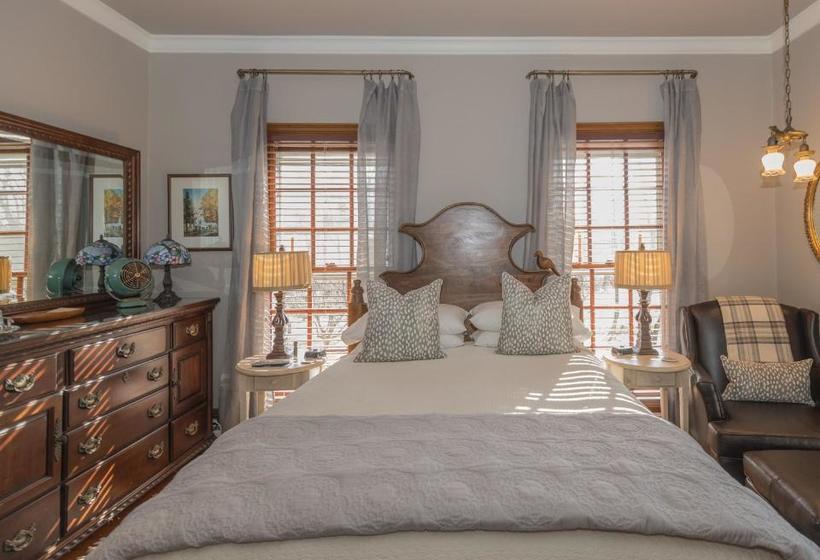 فندق Captain Freeman Inn