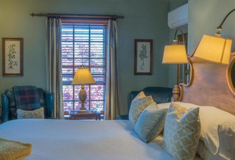 فندق Captain Freeman Inn