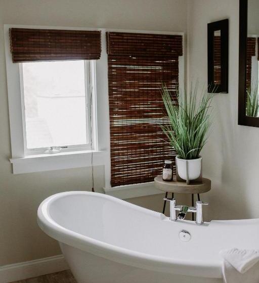 فندق Captain Freeman Inn