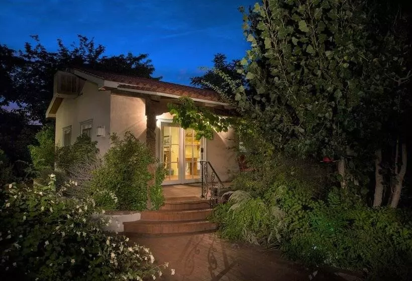 酒店 Casa Blanca Inn And Suites