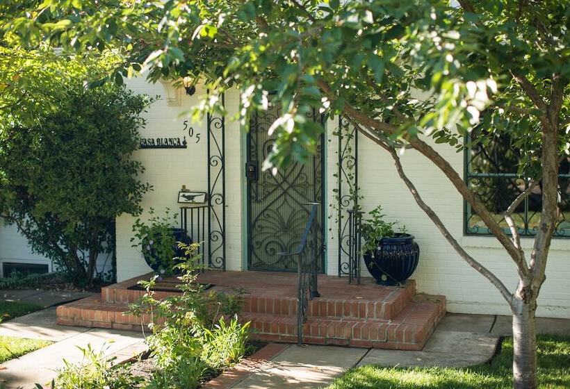 هتل Casa Blanca Inn And Suites