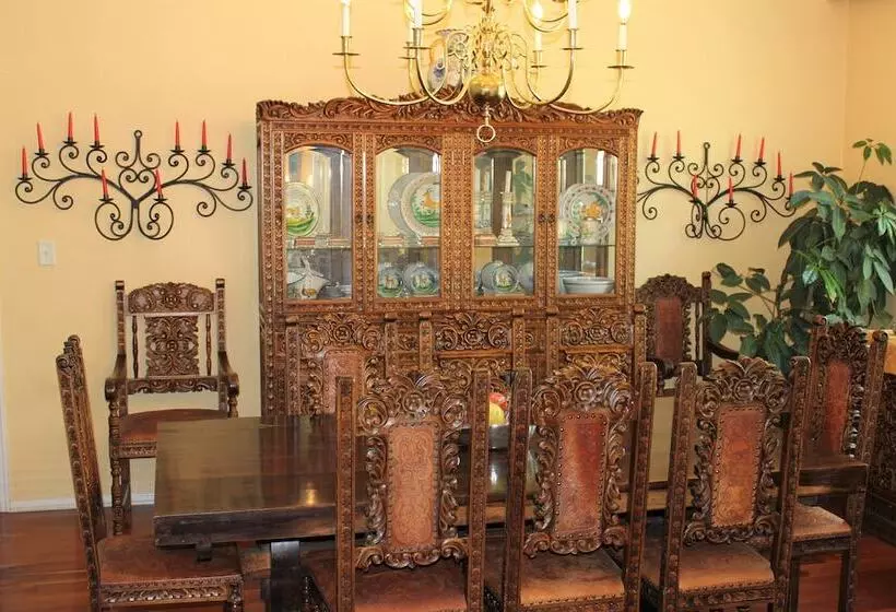 酒店 Casa Blanca Inn And Suites