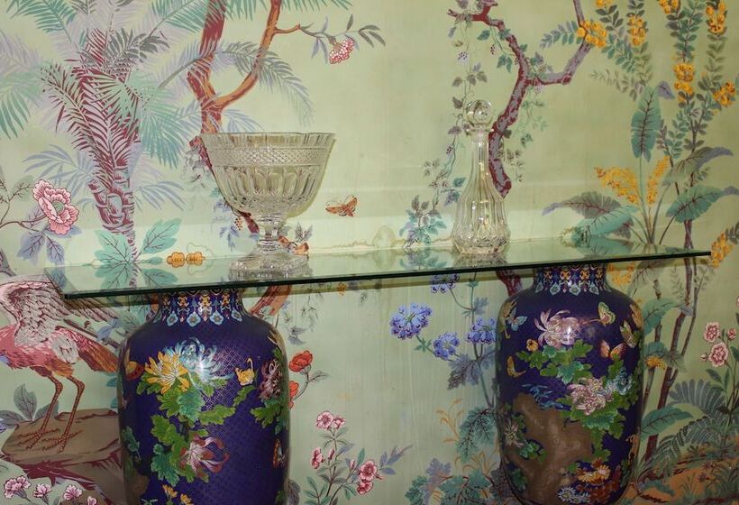 هتل Casa Blanca Inn And Suites