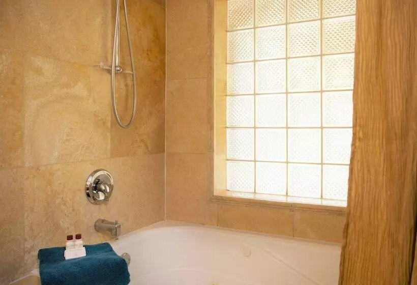 酒店 Casa Blanca Inn And Suites