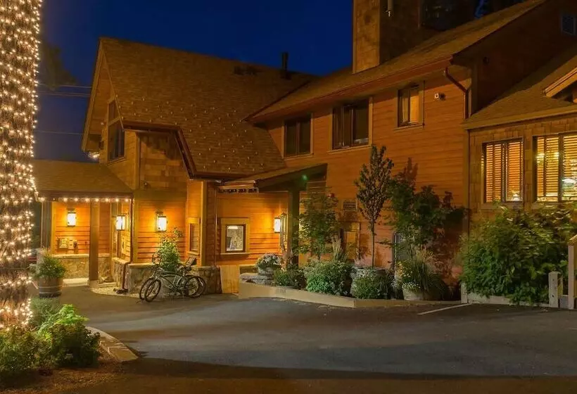 ホテル Cedar Glen Lodge