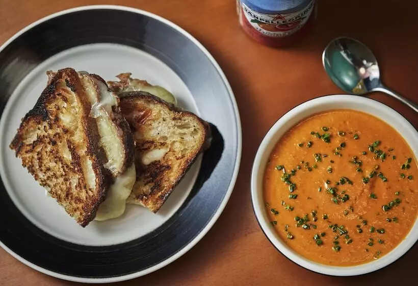 호텔 Graduate By Hilton Iowa City