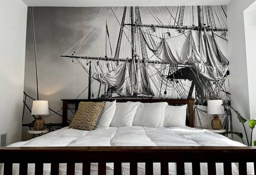 Отель Queen Anne S Revenge