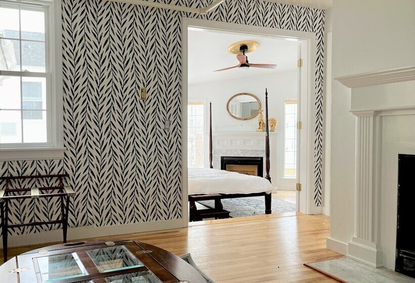 Отель Queen Anne S Revenge