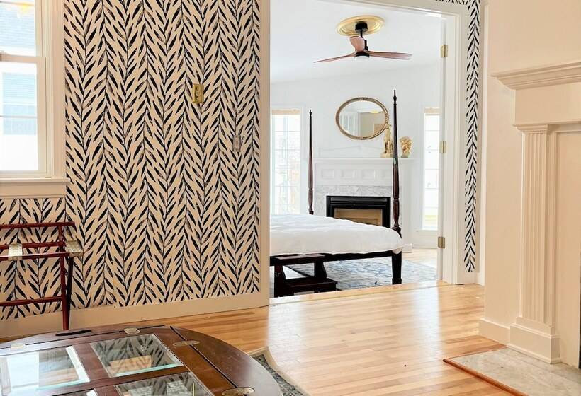 Отель Queen Anne S Revenge