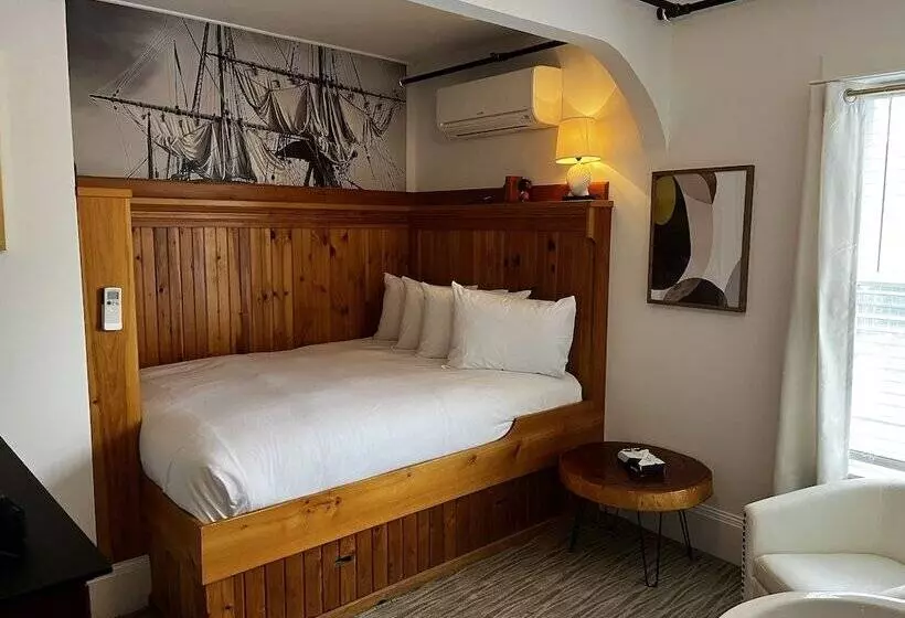 هتل Queen Anne S Revenge