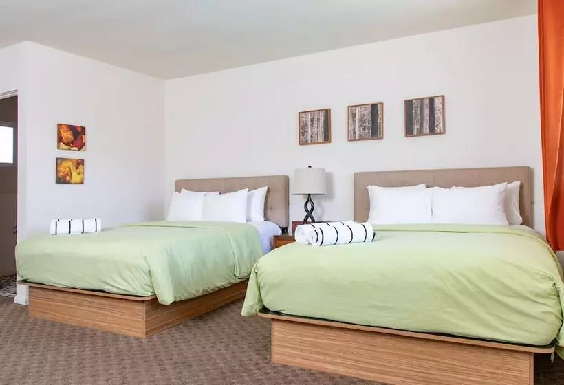 Отель The Skylark, A Palm Springs