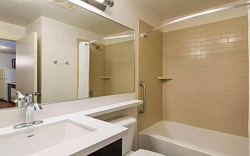 Отель Sonesta Simply Suites Chicago Libertyville