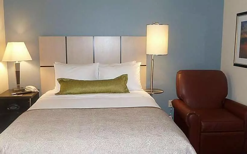 Отель Sonesta Simply Suites Chicago Libertyville