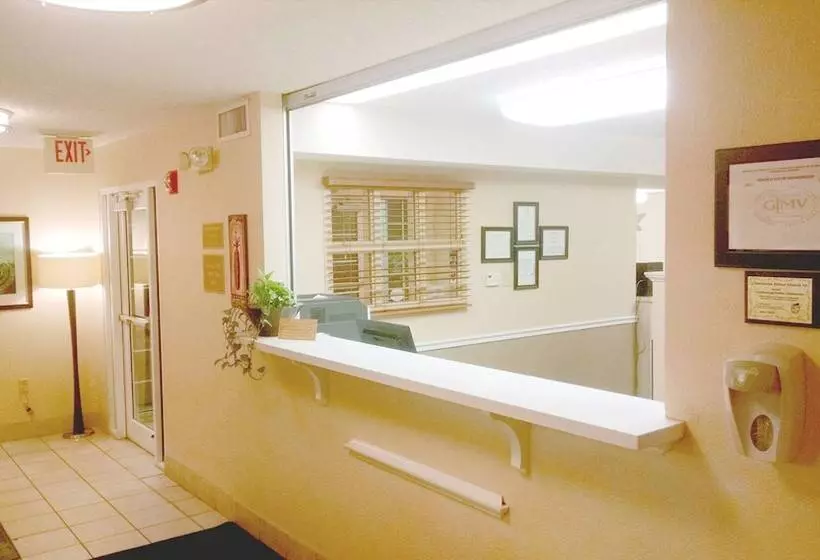 Отель Sonesta Simply Suites Chicago Libertyville