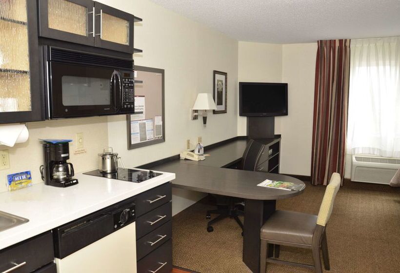 هتل Sonesta Simply Suites Detroit Warren