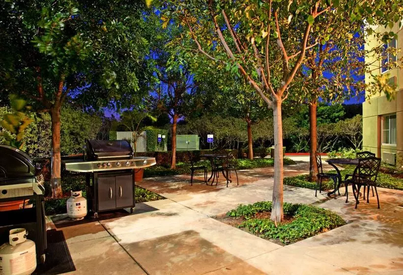 בית מלון כפרי Sonesta Simply Suites Irvine Spectrum