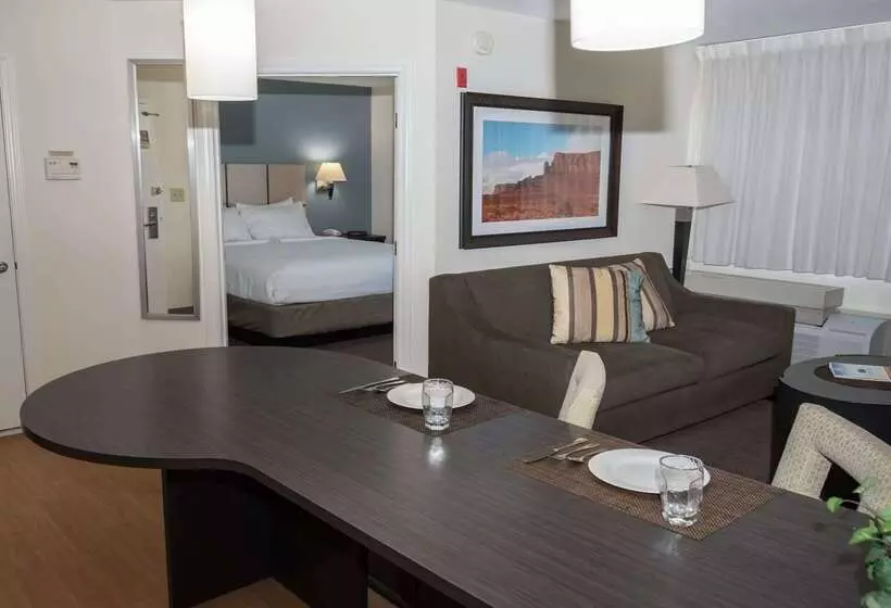 בית מלון כפרי Sonesta Simply Suites Irvine Spectrum