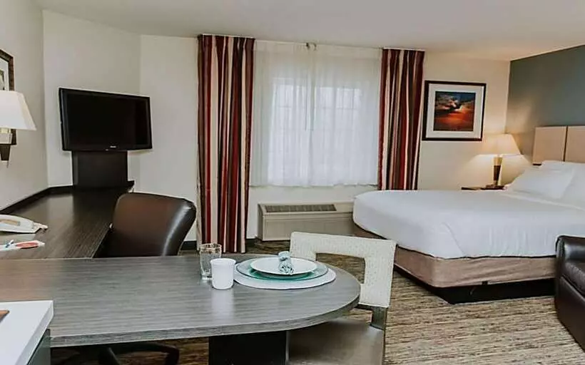 בית מלון כפרי Sonesta Simply Suites Irvine Spectrum